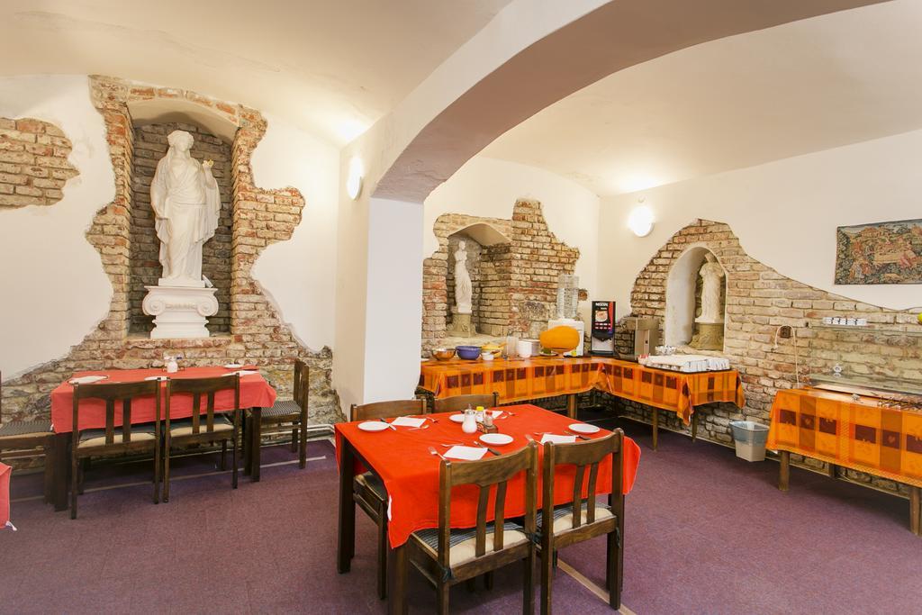 Hotel U Sladku Prag Exterior foto